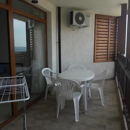At Fregata * سفيتي فلاس